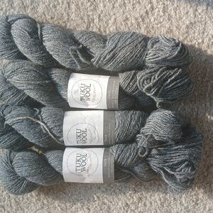 Tuku Wool Sock Yarn in Cool Gray-Blue NWT